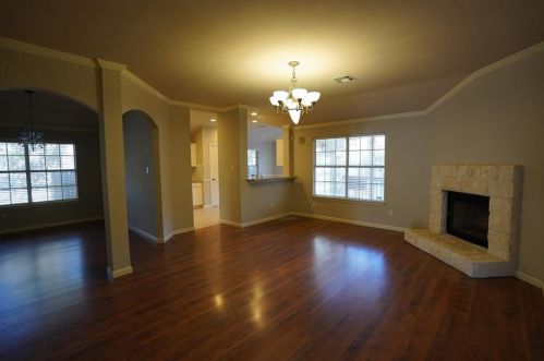 5702 Fitchwood Ln, Austin TX  78749-3546 exterior