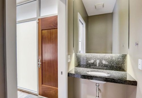 833 Reservoir Ave, Milwaukee WI 53212-3722 exterior