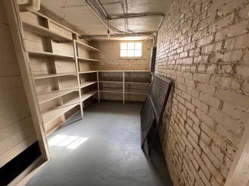 3225 Hackett Ave, Milwaukee WI 53211-3140 exterior