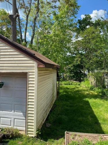 225 Main St, Bound Brk NJ 08805-1837 exterior