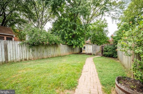 16 Monroe Ave, Alexandria VA 22301-1923 exterior