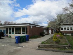 541 Grove St, Newton, MA 02462-1455