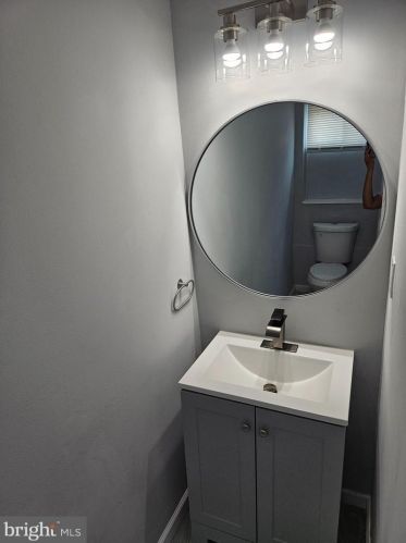 6545 Guyer Ave, Philadelphia PA 19142-2602 exterior