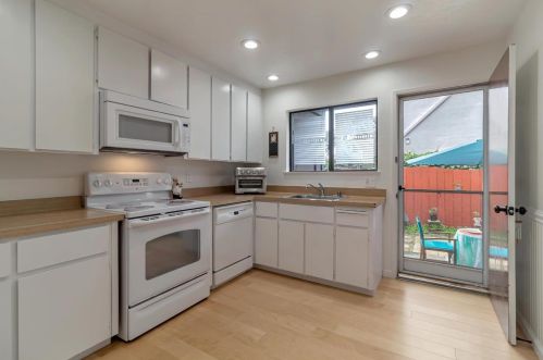 27 Monte Cresta Ave, Concord CA  94523-4213 exterior