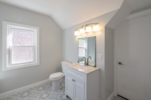 5437 Thomas St, Chicago IL 60651-2813 exterior