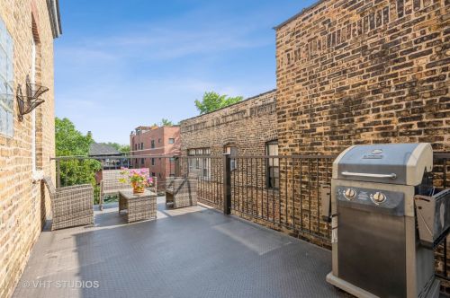 648 Oakdale Ave, Chicago IL  60657-5310 exterior