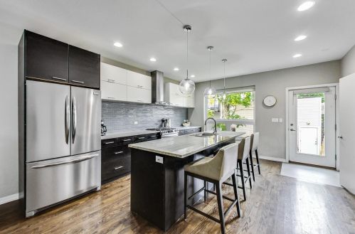 2100 Bingham St, Chicago IL 60647-4033 exterior