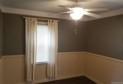 4912 Weddell St, Dearborn Heights MI  48125-3036 exterior