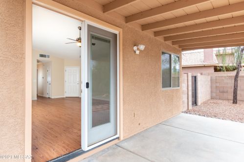 9558 Marsh Wren Pl, Tucson AZ 85742-8455 exterior