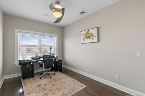 27 Pt Bch Dr, Milford CT 06460-7642 exterior