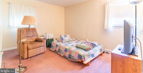 342 George Dye Rd, Trenton NJ 08691-3311 exterior