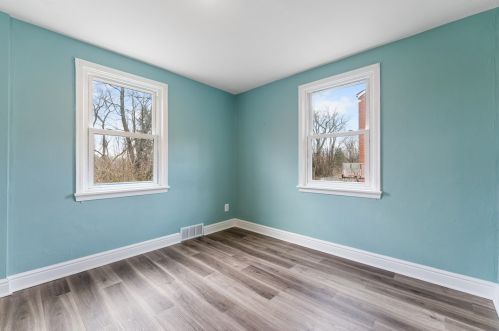 111 Sycamore Dr, Pittsburgh PA  15235-1965 exterior