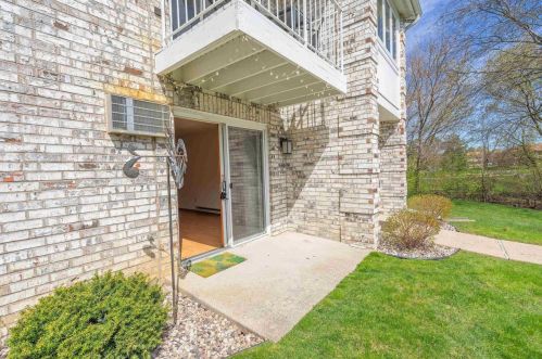 96 Ponwood Cir, Madison, WI 53717-1168