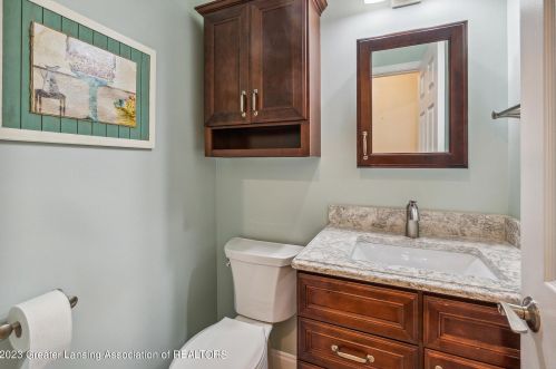 502 Brunswick Dr, Dewitt MI 48820-9189 exterior