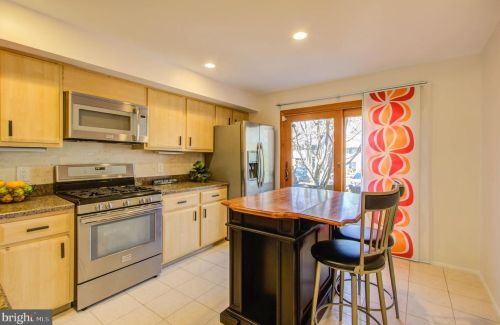 266 New Mark Esplanade, Rockville MD 20850-2735 exterior