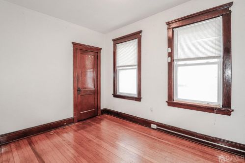 239 Hamilton St, New Brunswick NJ 08901-2205 exterior