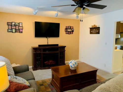 1316 Ash St, Waukegan IL 60085-1832 exterior