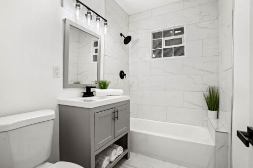 2673 46th St, Milwaukee WI  53210-2405 exterior