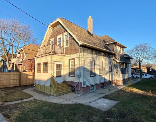 3009 12th St, Milwaukee WI 53215-3822 exterior