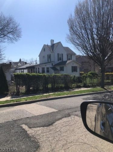 274 Park Ave, Nutley, NJ 07110-2869