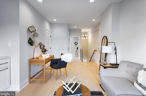 1733 Independence Ave, Washington DC  20003-1637 exterior