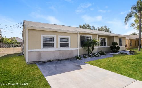 3182 East Blackwell Dr, Fort Pierce FL  34952-7017 exterior