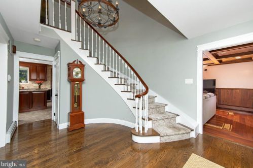 3658 Chimney Swift Dr, Huntingdon Valley PA  19006-2805 exterior