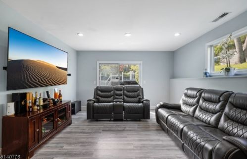 1626 Larkspur Dr, Mountainside NJ  07092-1347 exterior