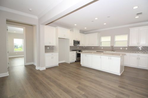 9513 Royal Poinciana Dr, Fort Pierce FL 34987-2514 exterior