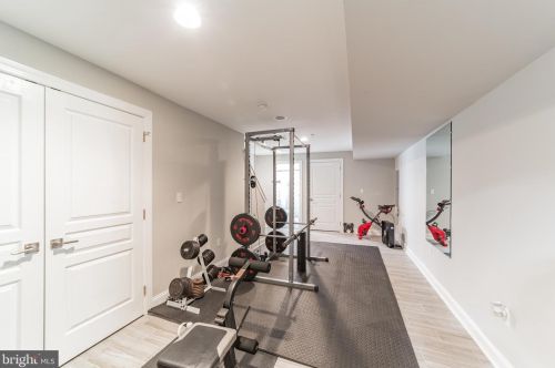 1239 17 St, Philadelphia PA 19121-5029 exterior