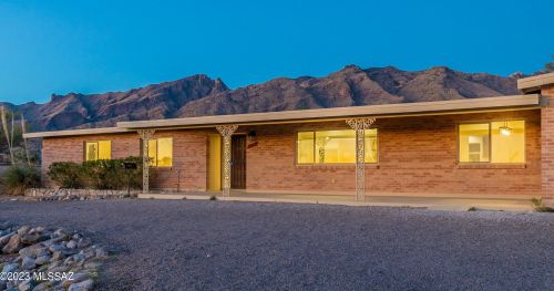 5862 Camino Arenosa, Tucson AZ  85718-4650 exterior