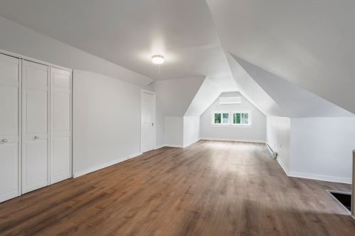 468 Biddle Ave, Pittsburgh PA 15221-3493 exterior