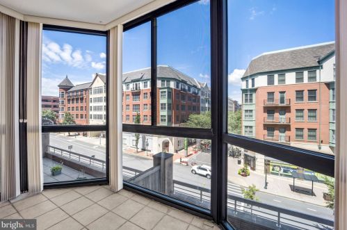 24 Courthouse Sq, Rockville MD 20850-2340 exterior