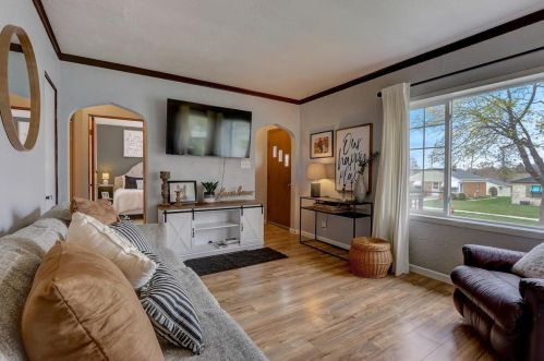 3541 5th Pl, Milwaukee, WI 53207-3206