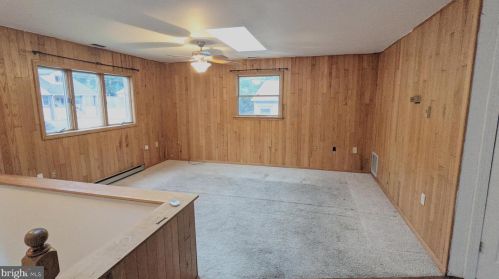 1721 Chesapeake Dr, Edgewater, MD 21037-2325