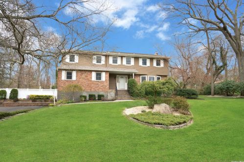 8 Mclane Dr, Huntington Station, NY 11746-5525