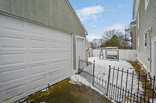 82 Ave B, Woonsocket RI 02895-6262 exterior