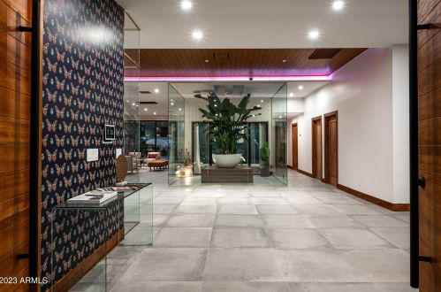 5812 44th Pl, Phoenix AZ  85040-4056 exterior