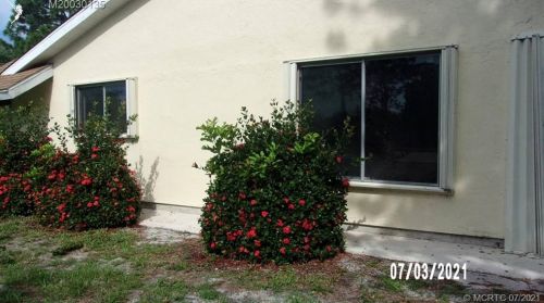 1797 Ryecroft Ct, Fort Pierce, FL 34952-4135