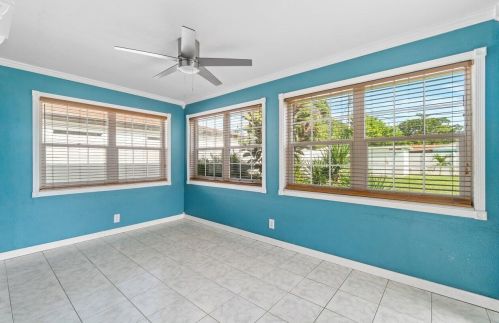 219 24 Ave, Boynton Beach FL 33435-6752 exterior