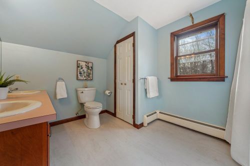 19 Laurel Dr, Concord NH  03304-4321 exterior