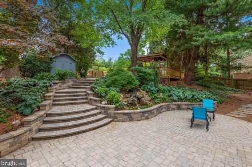 9 Bethayres Ct, Rockville MD 20855-2020 exterior