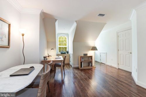 11 Wilkes St, Alexandria VA 22314-3856 exterior