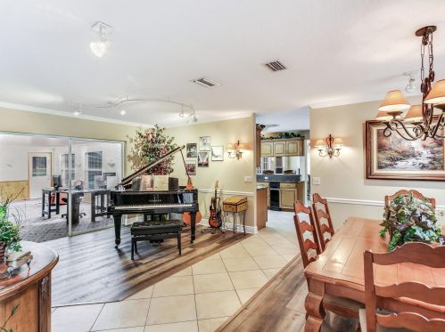 12607 51 St, Tampa FL 33619-1418 exterior