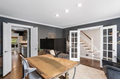 104 Ansley Villa Dr, Atlanta GA  30324-4809 exterior