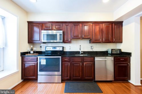 11907 Bargate Ct, Rockville MD 20852-4117 exterior