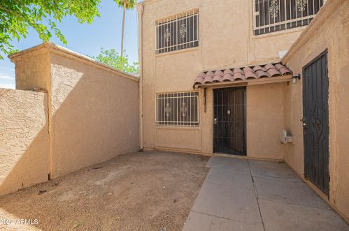 4265 67th Dr, Phoenix AZ  85033-8247 exterior