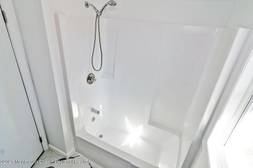 405 Conifer Dr, Lacey NJ  08731-1925 exterior