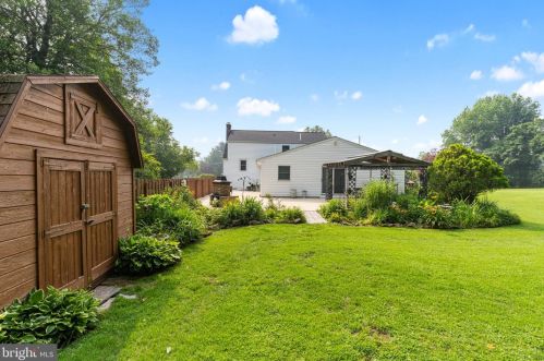 1421 Chestnut Hill Rd, Pottstown PA 19465-7156 exterior