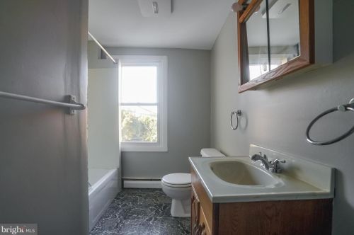 644 2 St, Trenton NJ 08611-3021 exterior